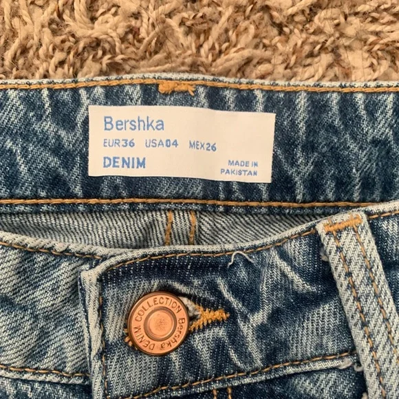Bershka Ripped Slim Comfort Jeans - Picture 5 of 5